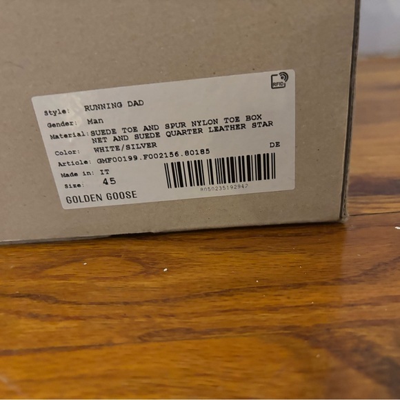 golden Goose stardan in heavy distress. Limited to NYC these are 271/700 - Picture 8 of 8